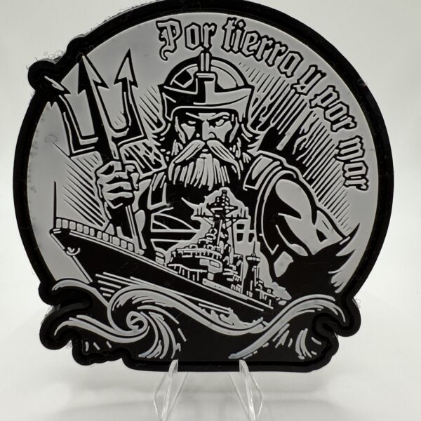 PARCHE PVC- INFANTERÍA DE MARINA "POR TIERRA Y POR MAR" (COLOR BLANCO Y NEGRO)